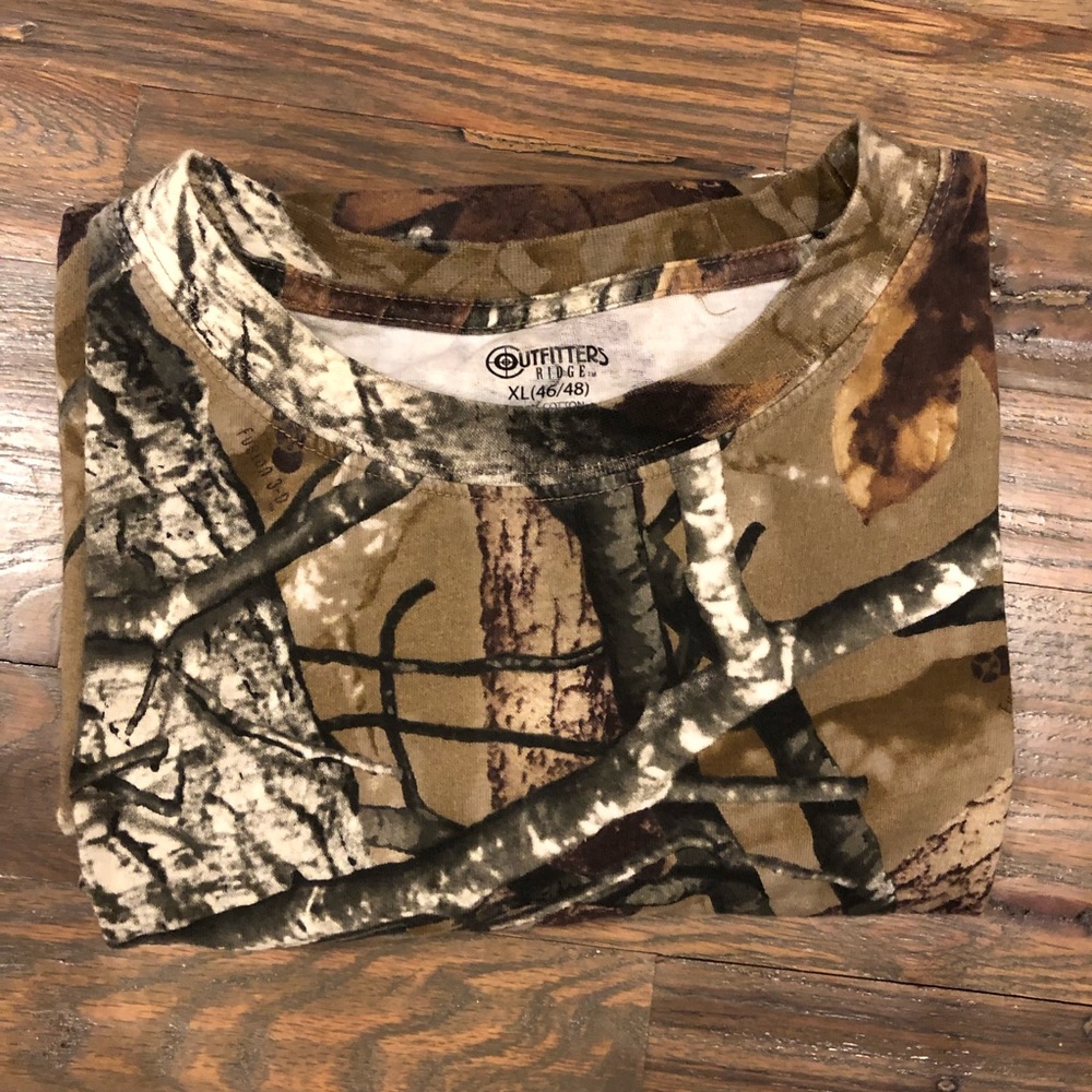 Camouflage outfitters xl T-shirt